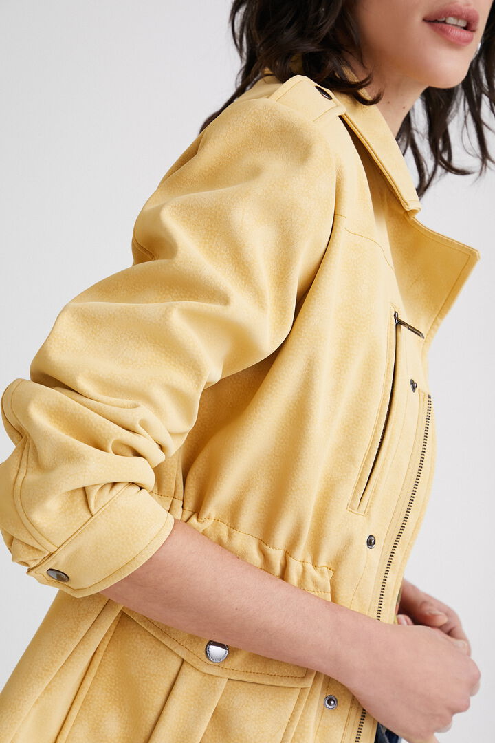 Straight multi-pocket jacket | Desigual
