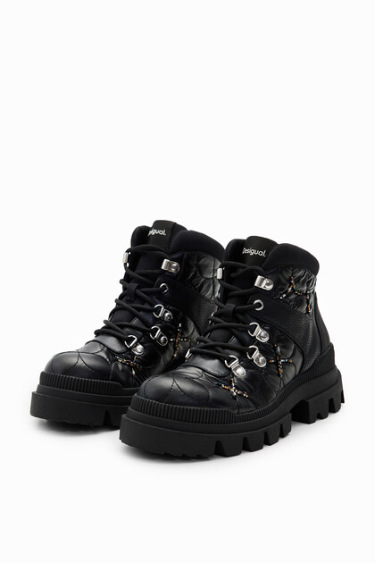 Beaded trekking boots
