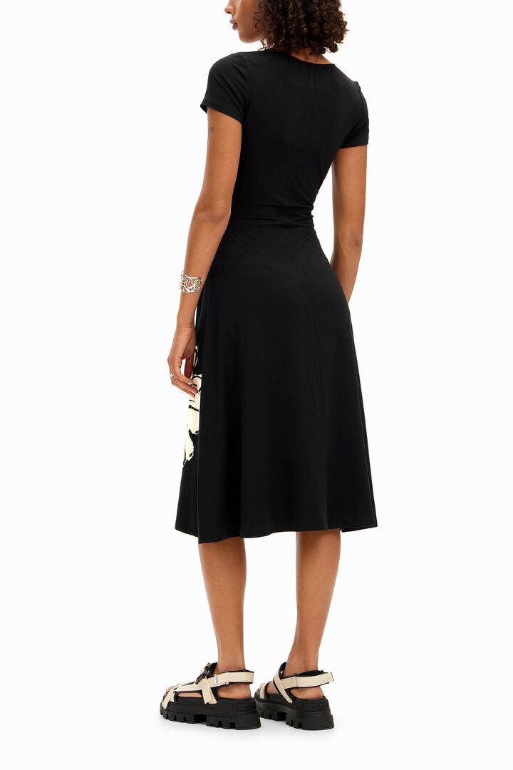 Vestido midi de manga corta con escote y margaritas | Desigual