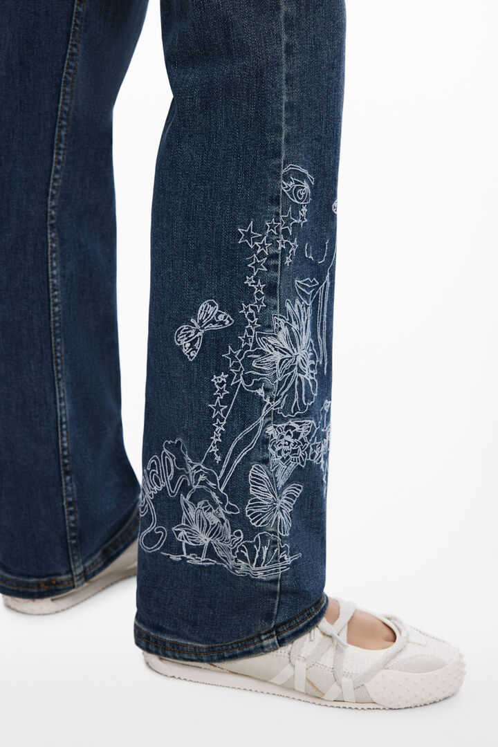 Embroidered jeans with square pockets | Desigual