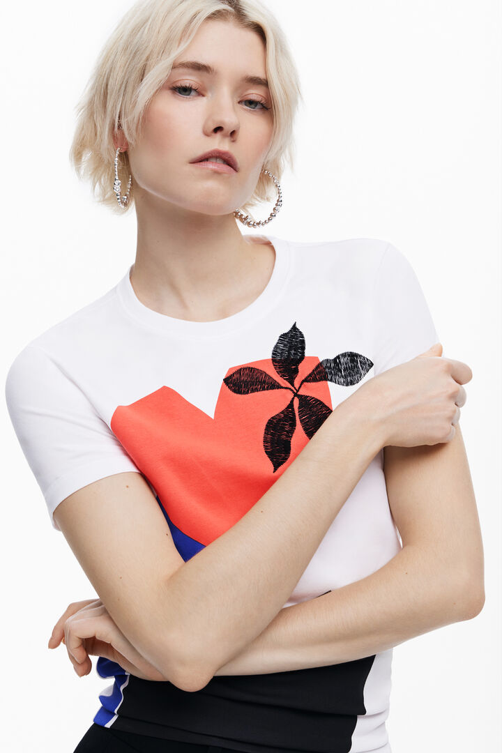 T-shirt designed by Mr. Christian Lacroix | Desigual
