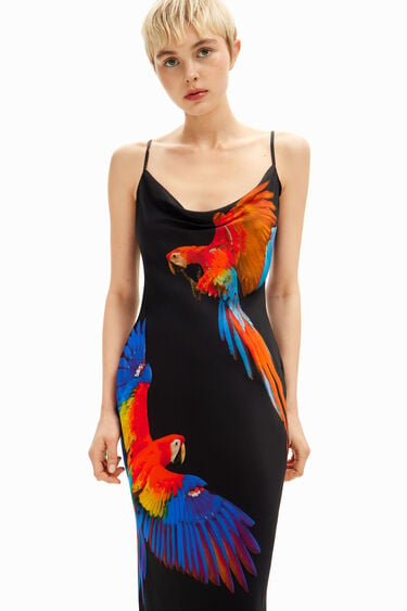 Sukienka na ramiączkach z satyny z papugami Tyler McGillivary | Desigual