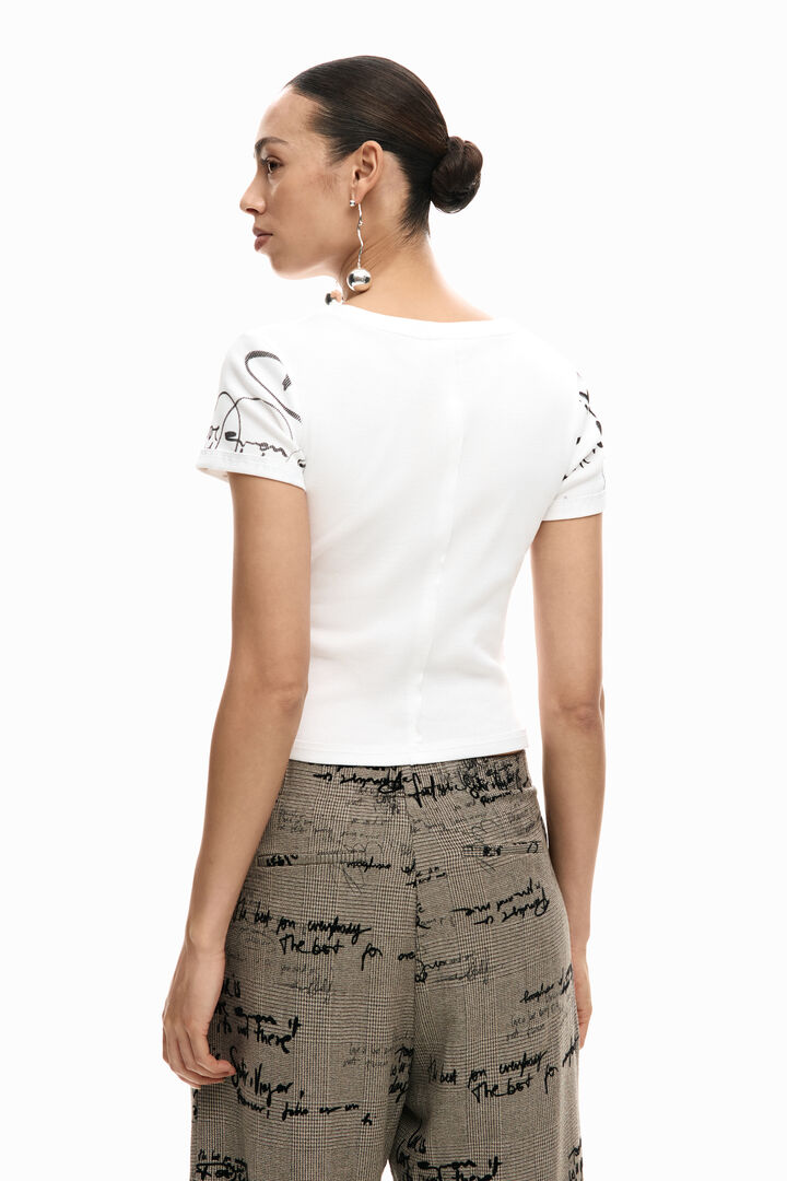 T-shirt côtelée avec lettrage | Desigual