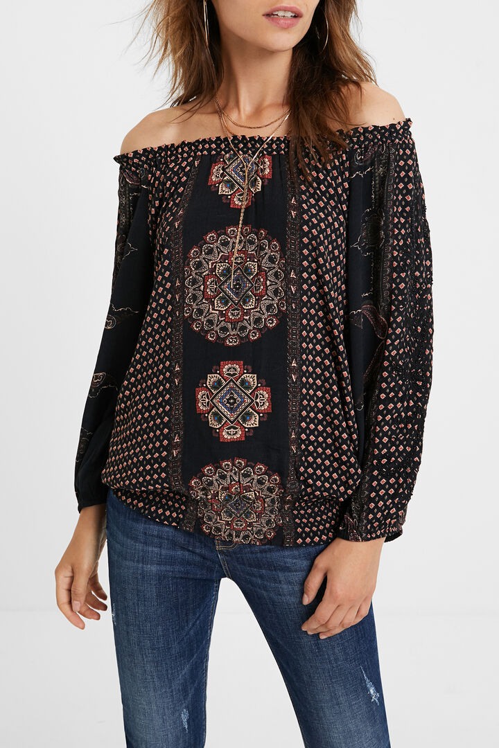 Loose blouse boat neck | Desigual