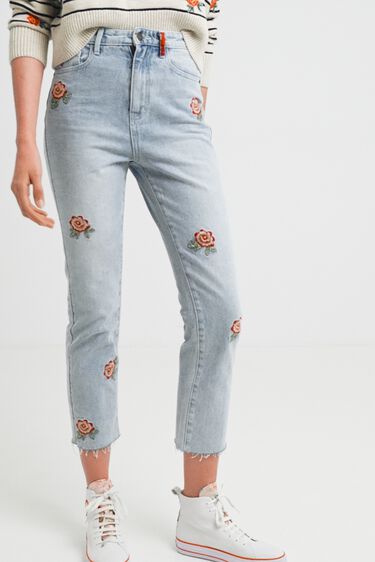 Ravno krojen cropped jeans s cvetlično vezenino | Desigual