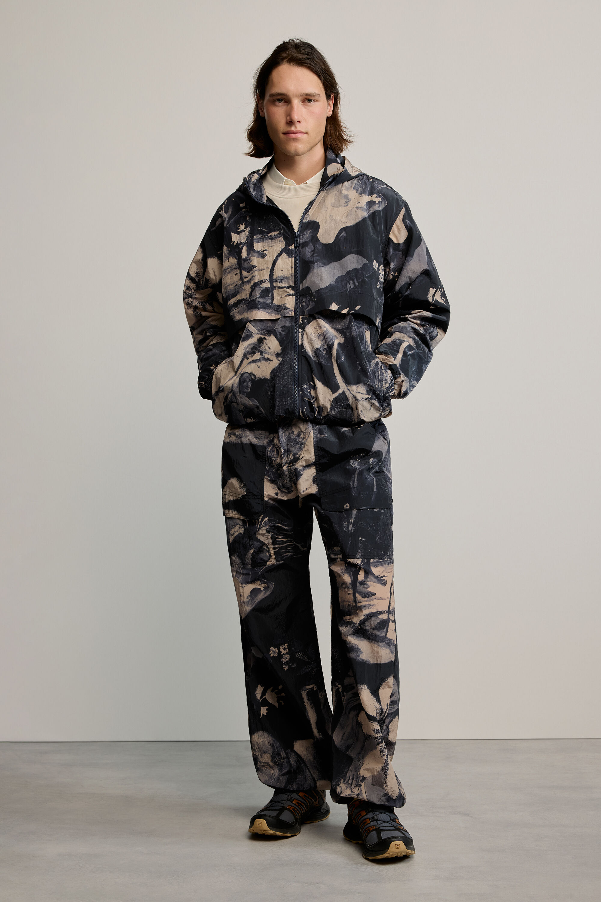 ゴーギャン柄のジャケット グレー メンズ I Desigual.com