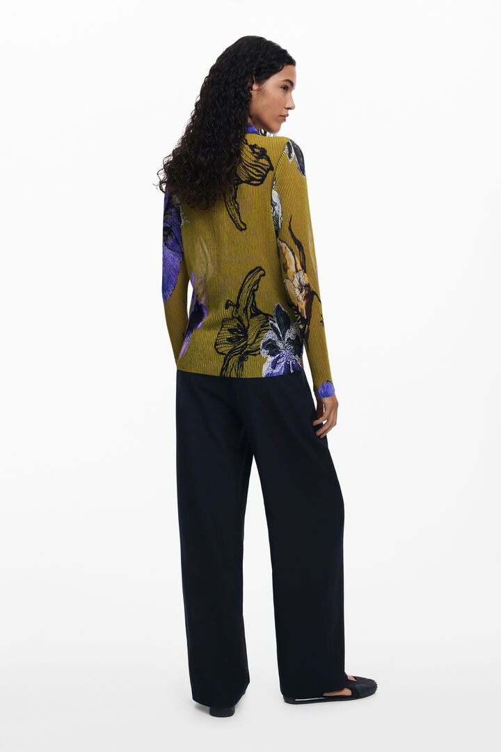 Buttoned T-shirt designed by Mr. Christian Lacroix | Desigual