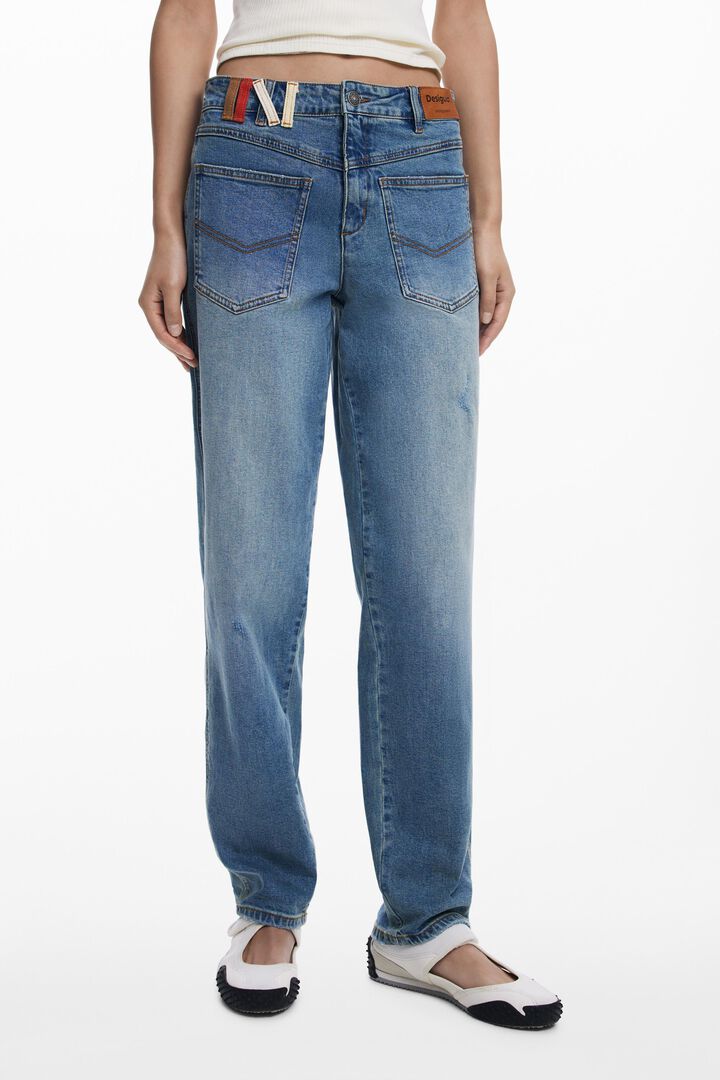 Boyfriend jeans with inverted pockets | Desigual