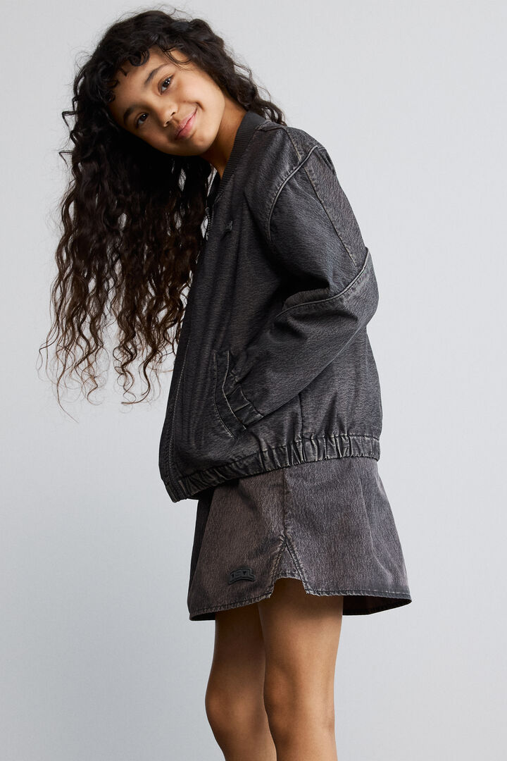 Short elastic skirt