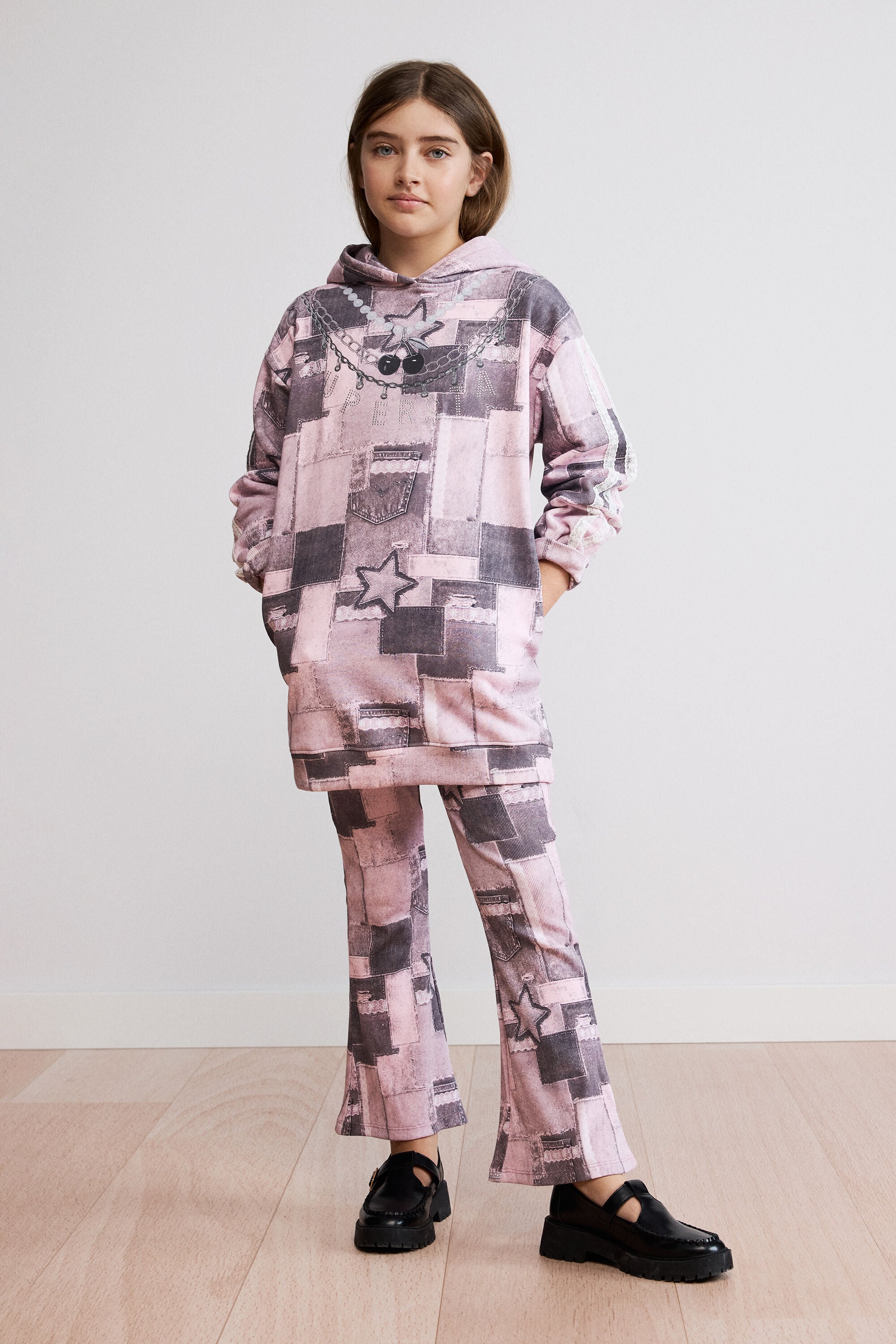Sweatjurk met ster - RED - 7/8