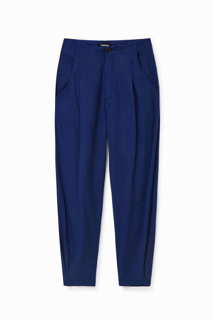Slouchy trousers with pleats