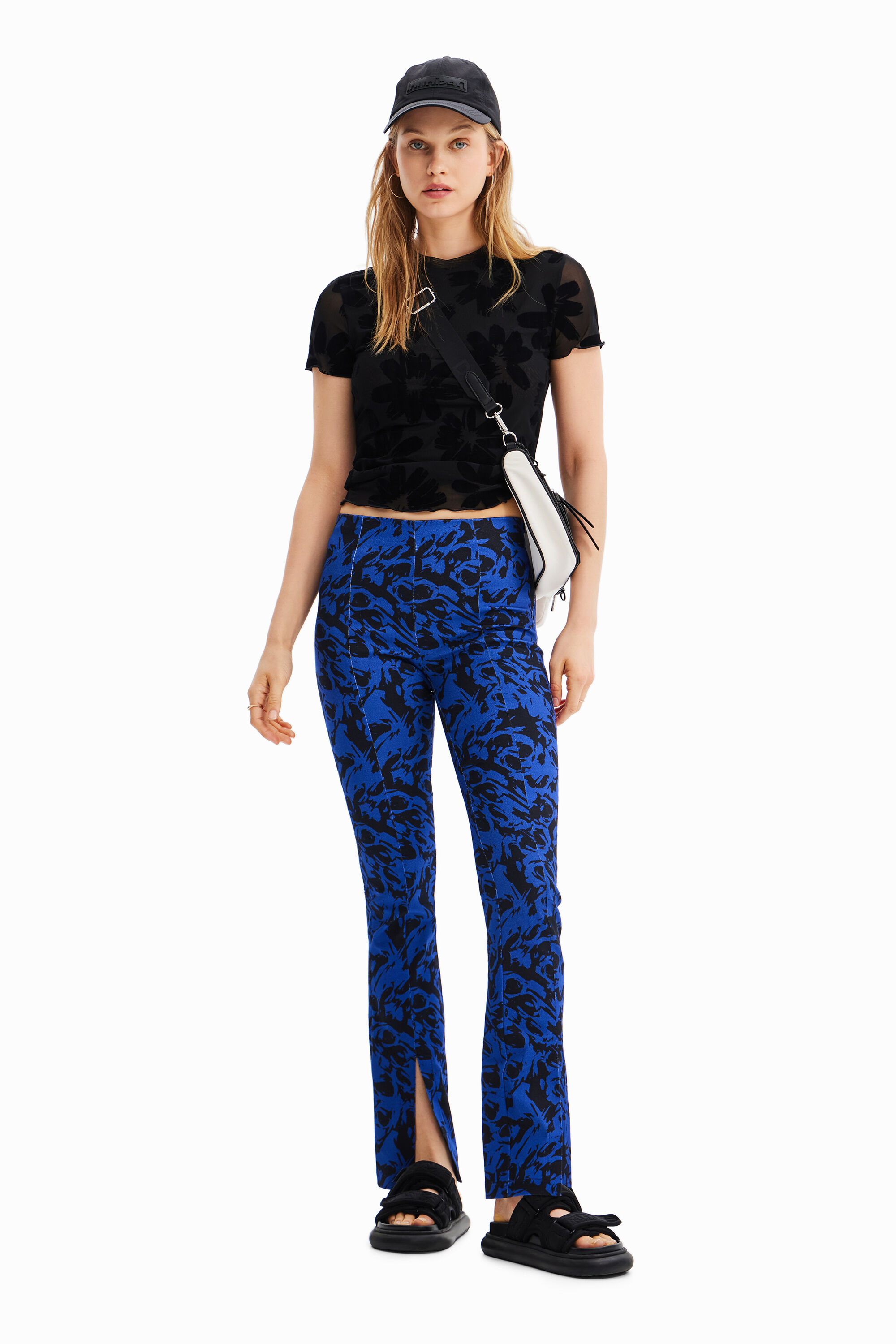 Pantalon arty ouvertures