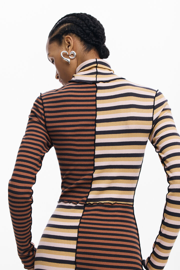 VESTIT DE PUNT COLL ALT | Desigual