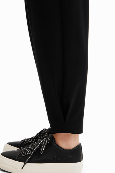 Pleated trousers | Desigual