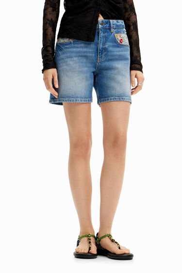 Shorts jeans bordados. | Desigual