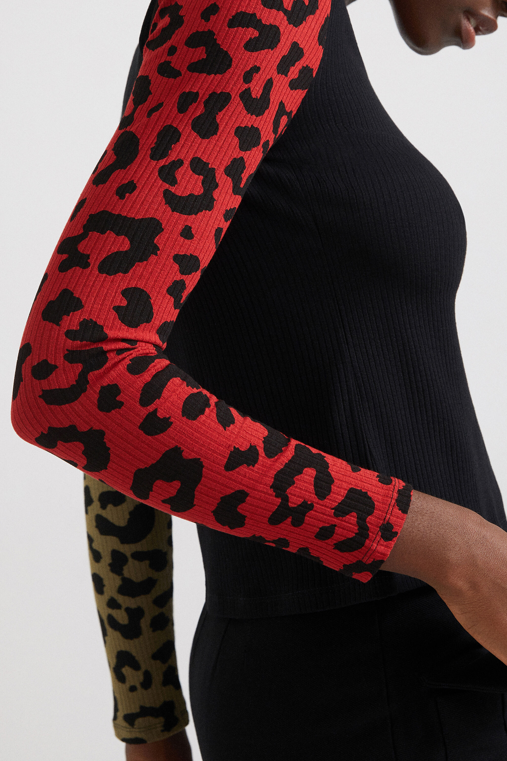 Slim animal print T-shirt | Desigual.com