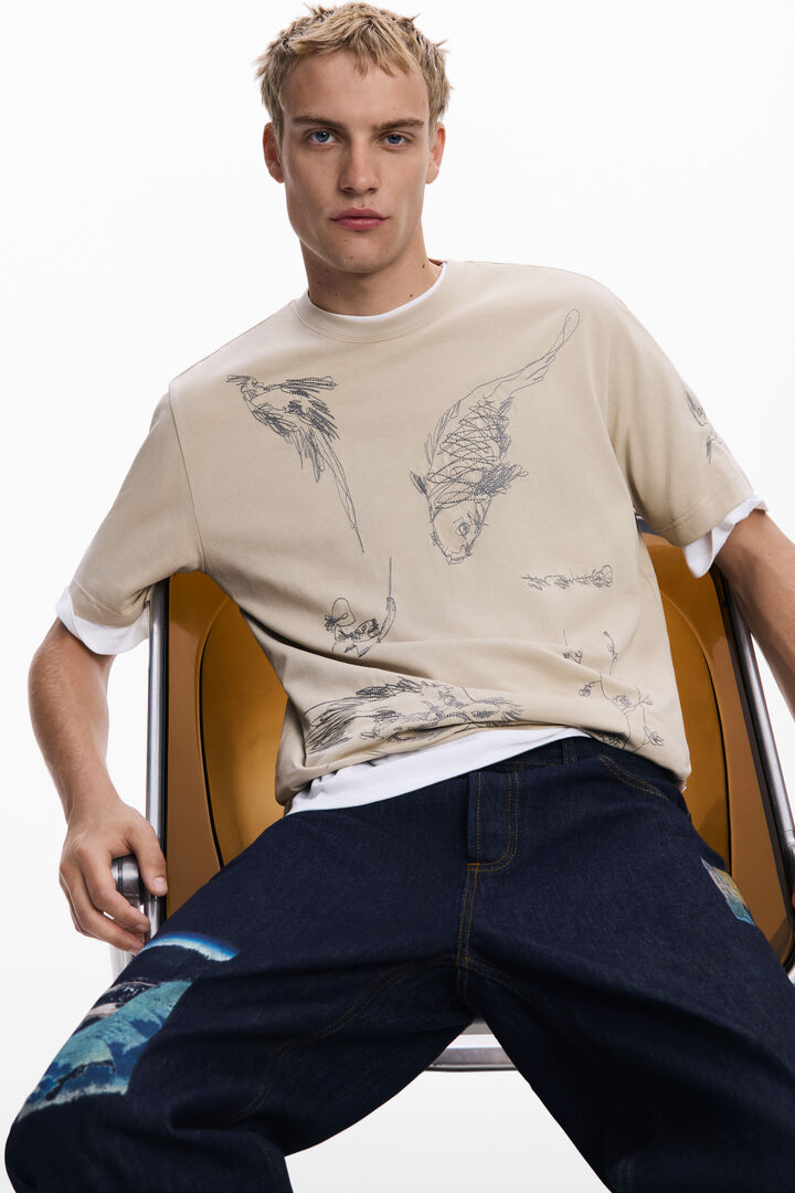 T-shirt with carp drawings | Desigual