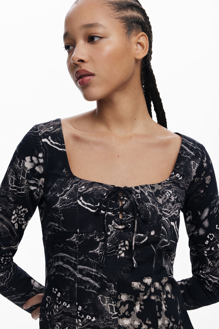 Vestido corto escote cuadrado | Desigual
