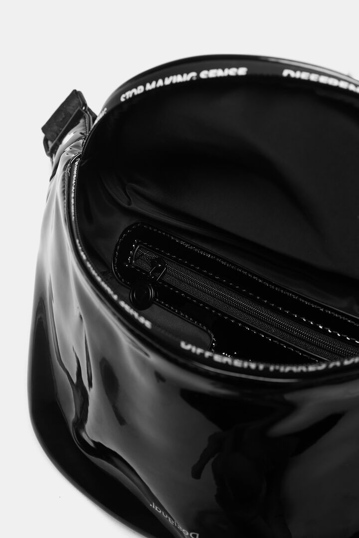 Patent leather bum bag messages | Desigual