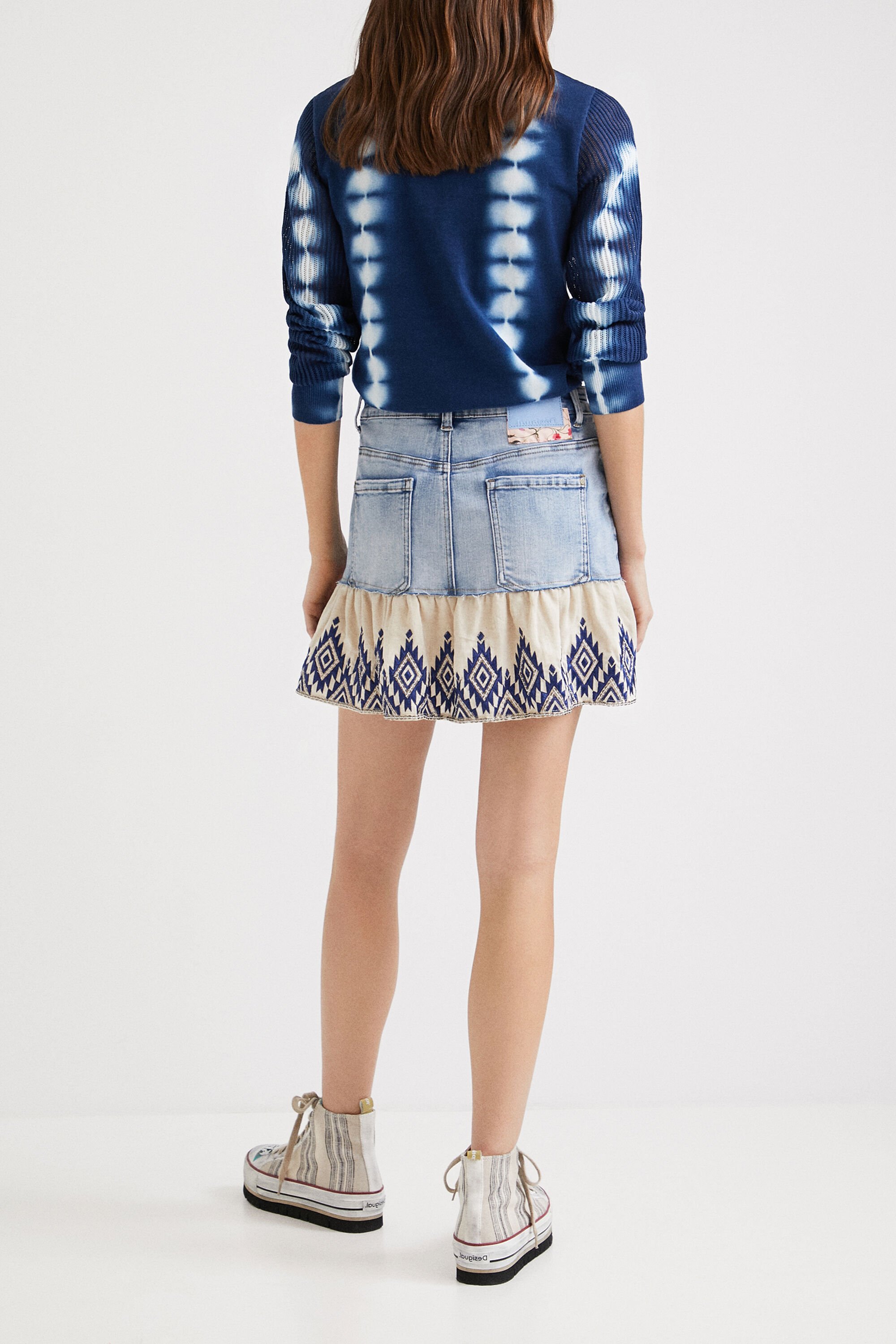 Minifalda vaquera patch de volantes Desigual