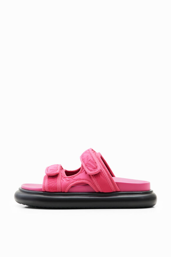 Embroidered straps sandals