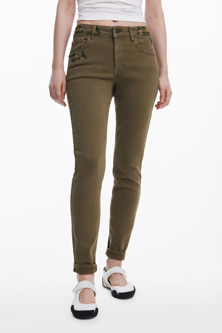 Embroidered skinny jeans waist