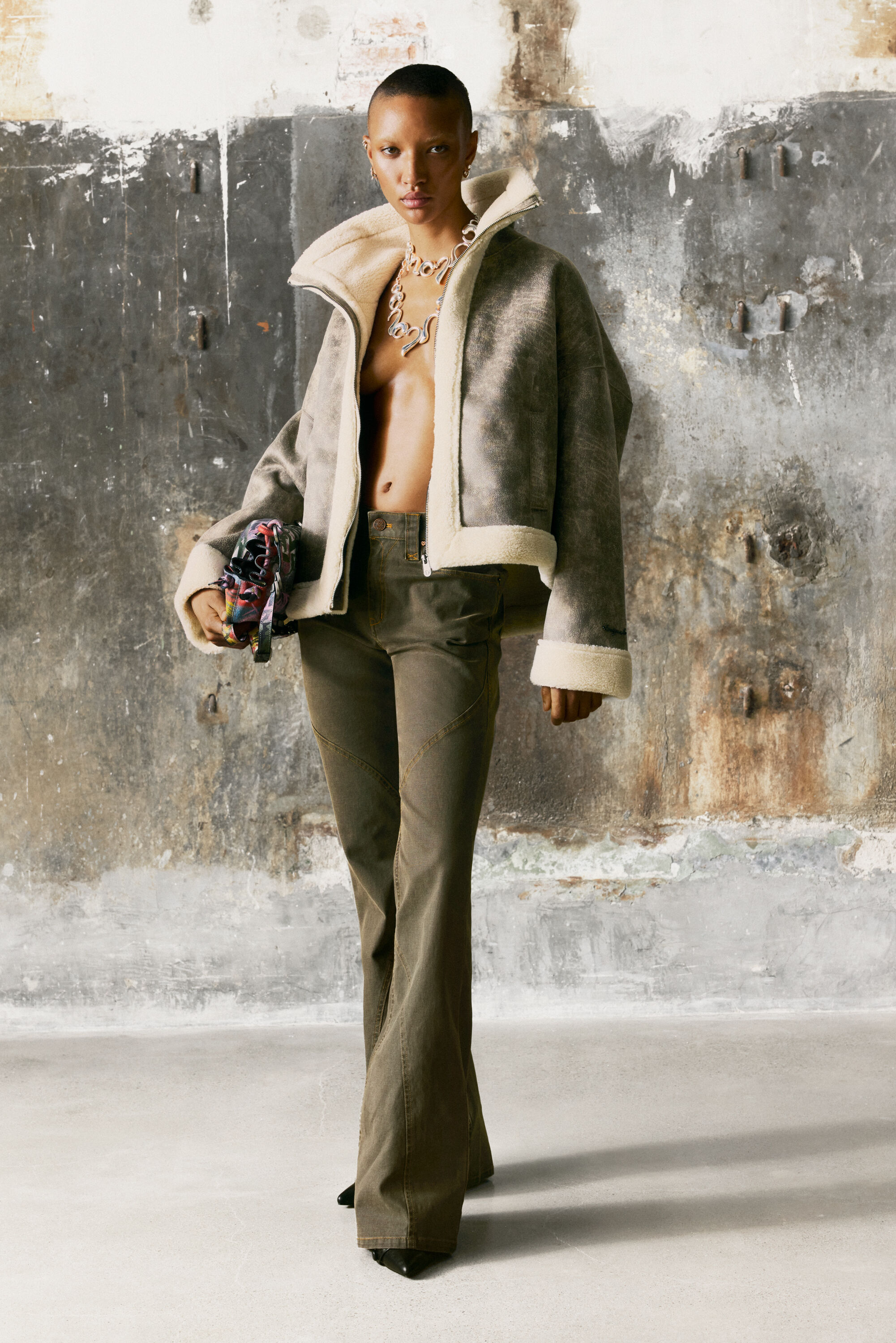 UITLOPENDE LANGE BROEK