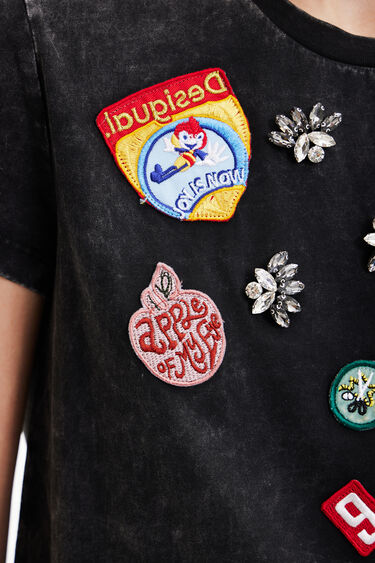 College patches T-shirt | Desigual