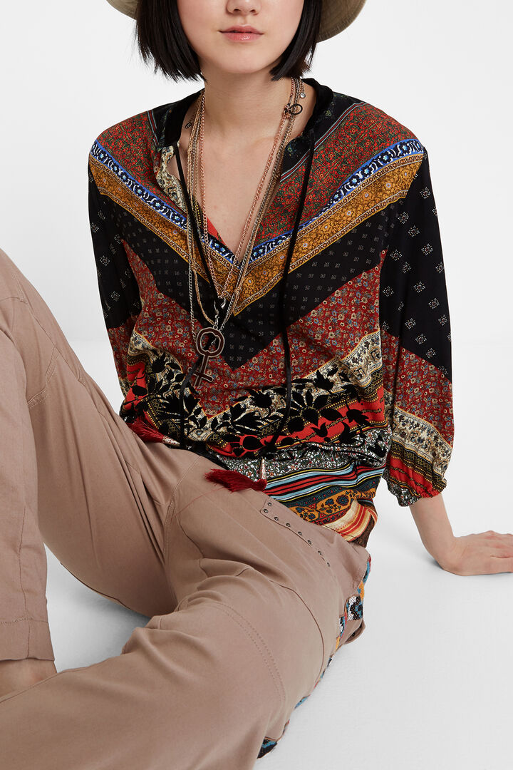 Blouse boho en viscose à col en V à cordon | Desigual