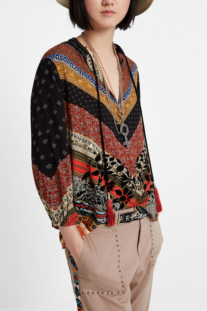 Blouse boho en viscose à col en V à cordon | Desigual