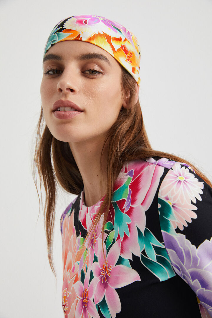 Square silk foulard | Desigual