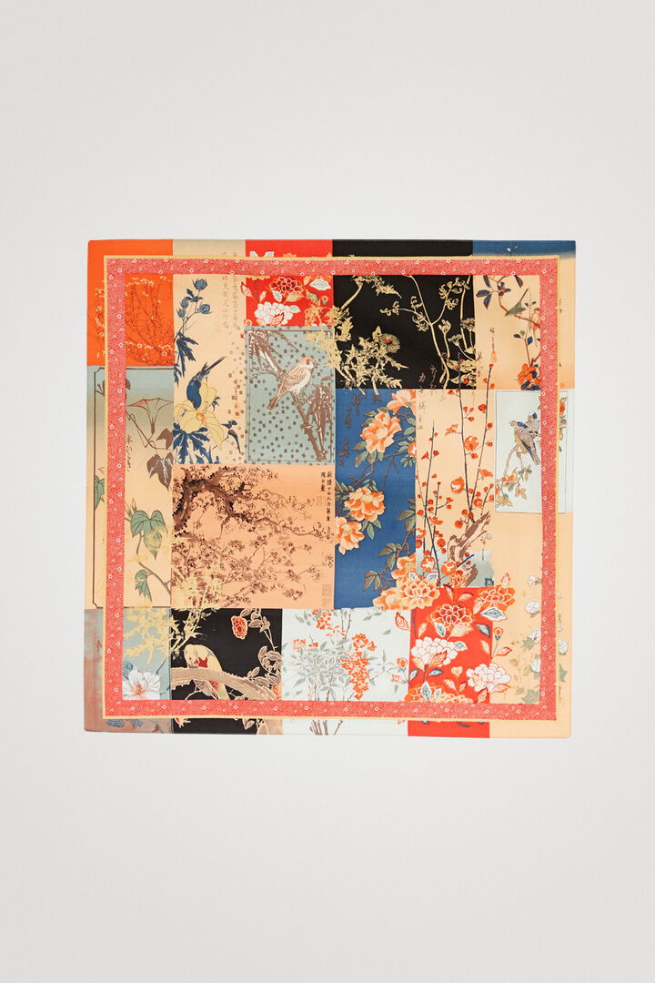 Foulard quadrato fiori orientali | Desigual