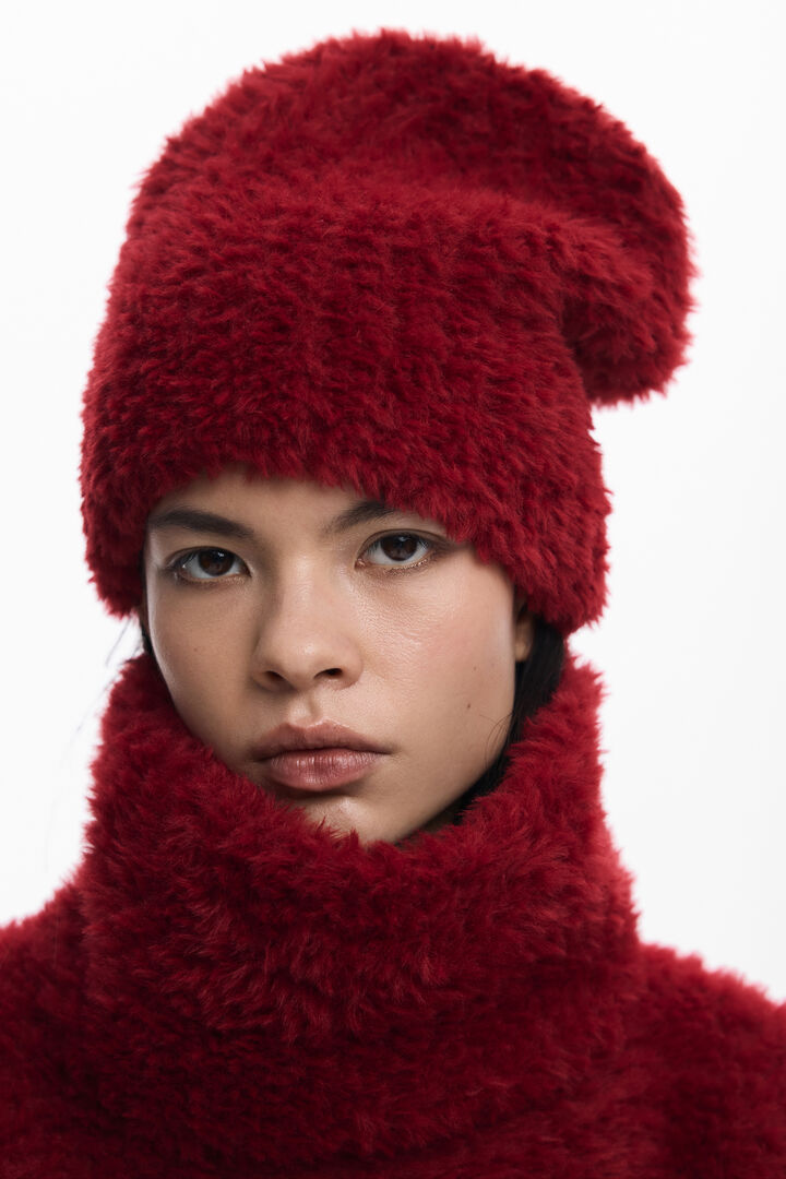 PACK CROP SWEATER AND HAT | Desigual