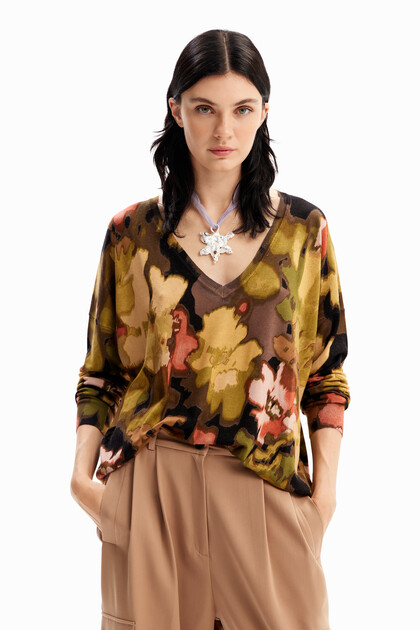 Oversize V-neck camouflage pullover