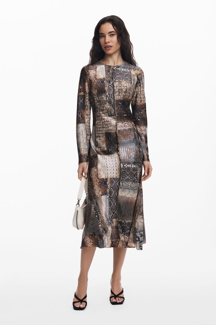 Splývavé šaty se zvířecím vzorem