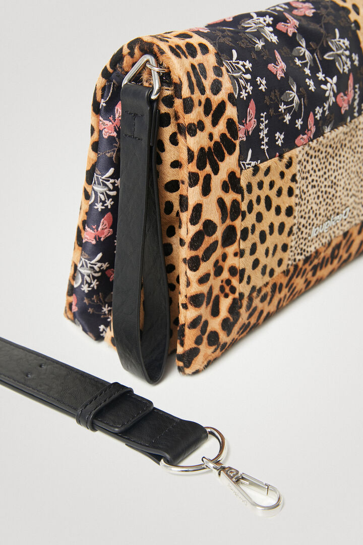 Sling bag flap patch animal | Desigual