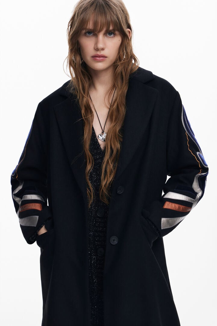 Abrigo mangas estampadas | Desigual