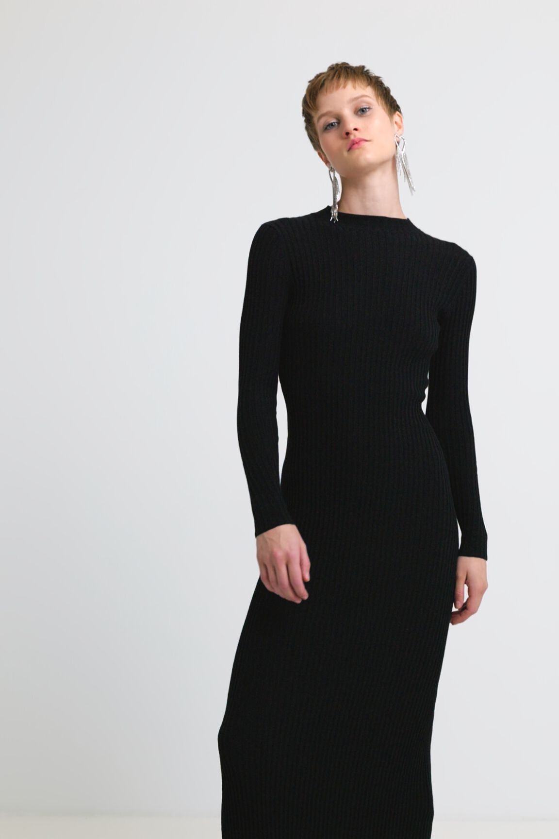 ribbed midi dress with sleeves
