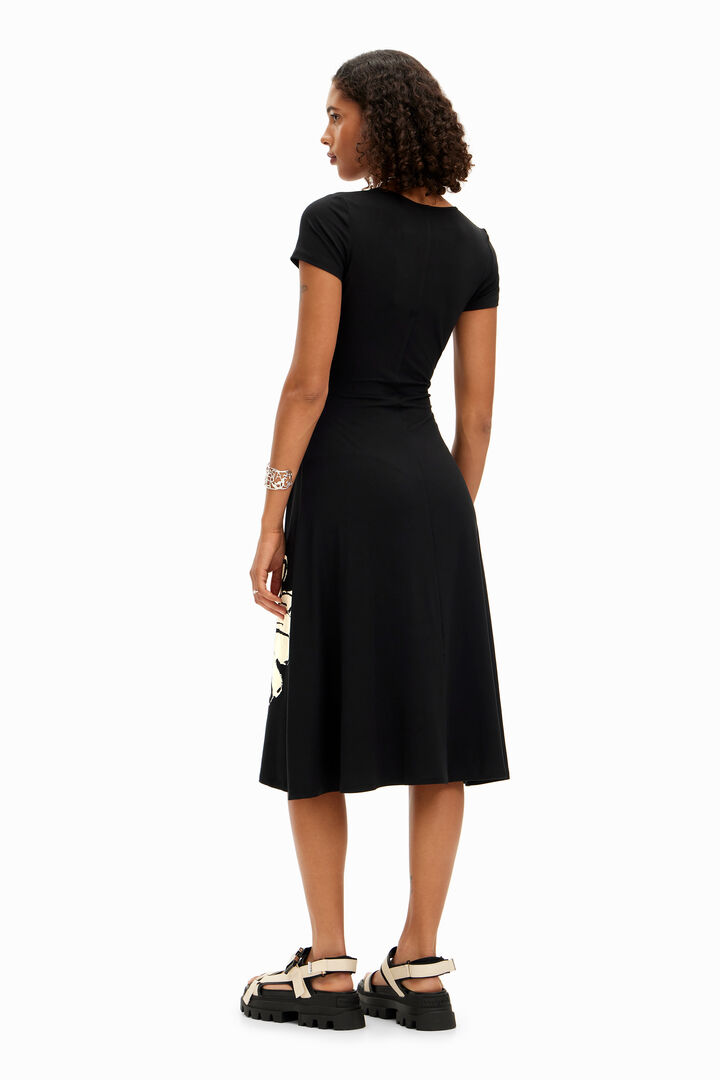 Vestido midi de manga corta con escote y margaritas | Desigual