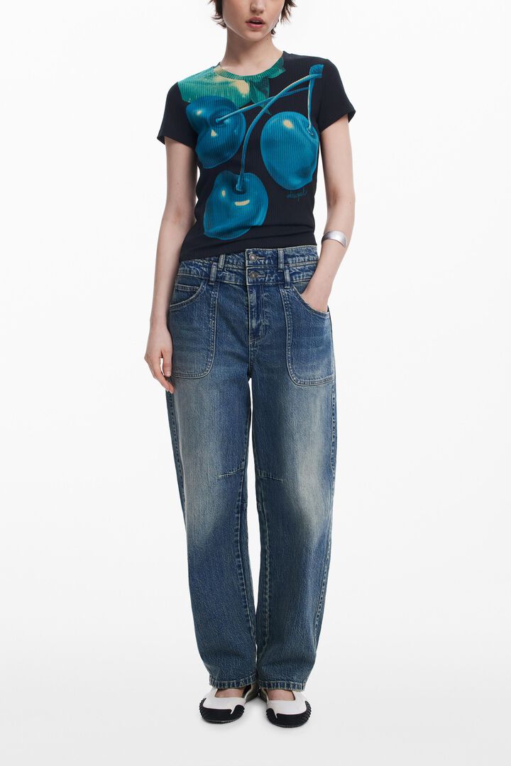 Cherry Perkins collar T-shirt