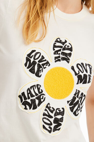 Camiseta parche margarita | Desigual