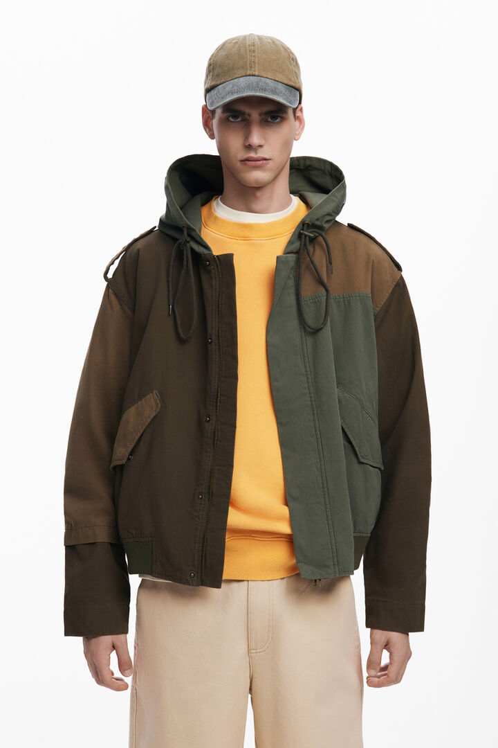 Jacke mit Kapuze und Aufnähern | Desigual