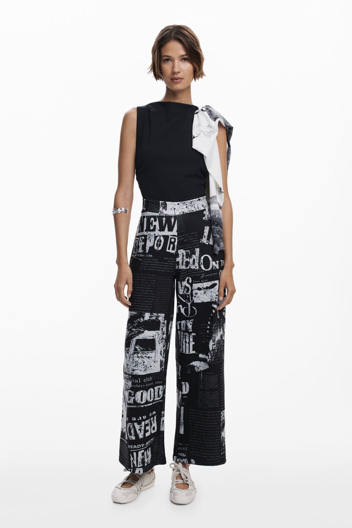 Kombinovaný overal s novinovým vzorem