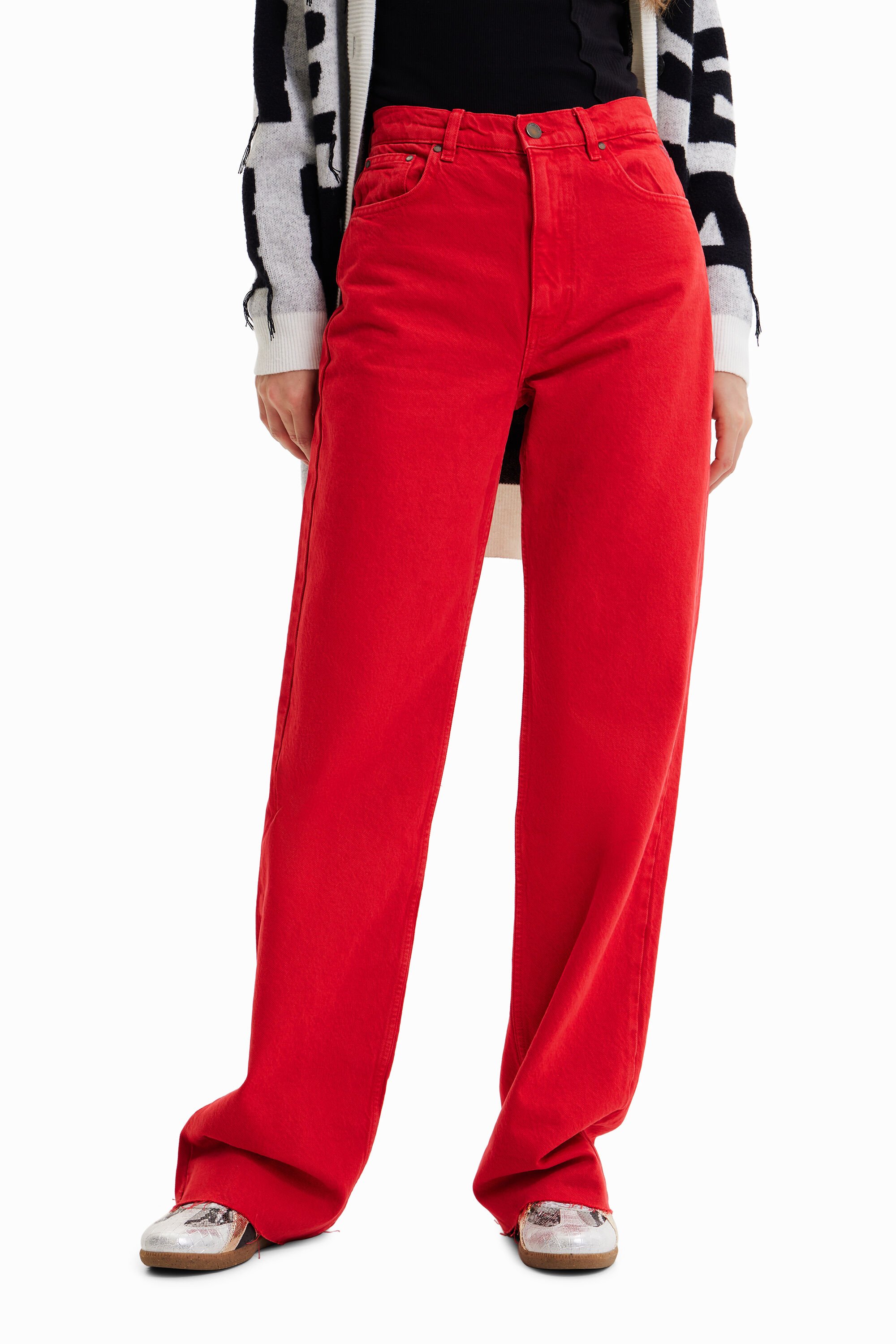 Red top cropped jeans