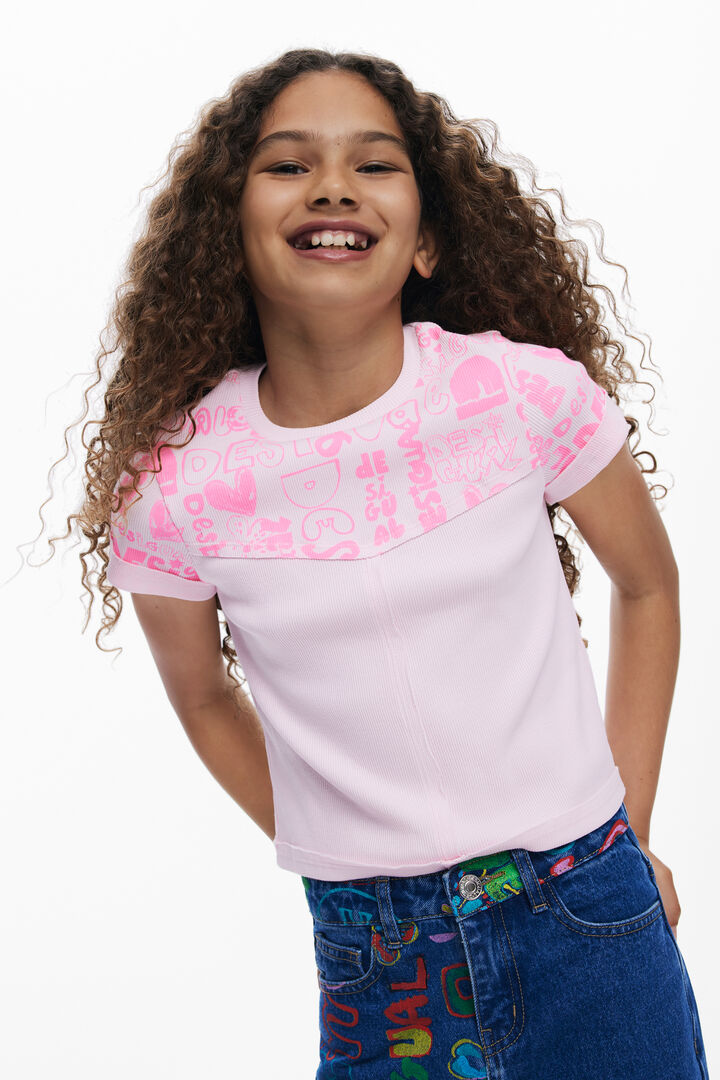 Short-sleeve T-shirt with lettering
