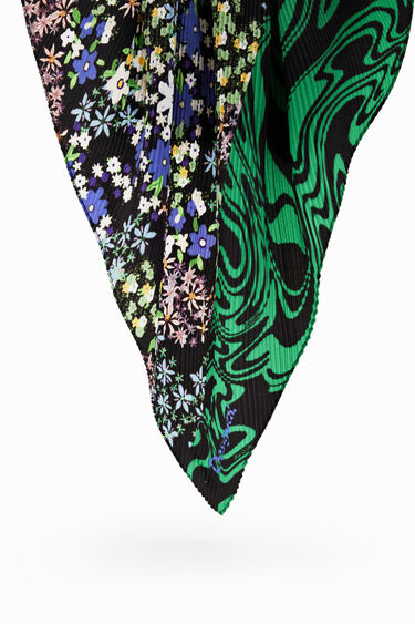 Pleated square scarf | Desigual