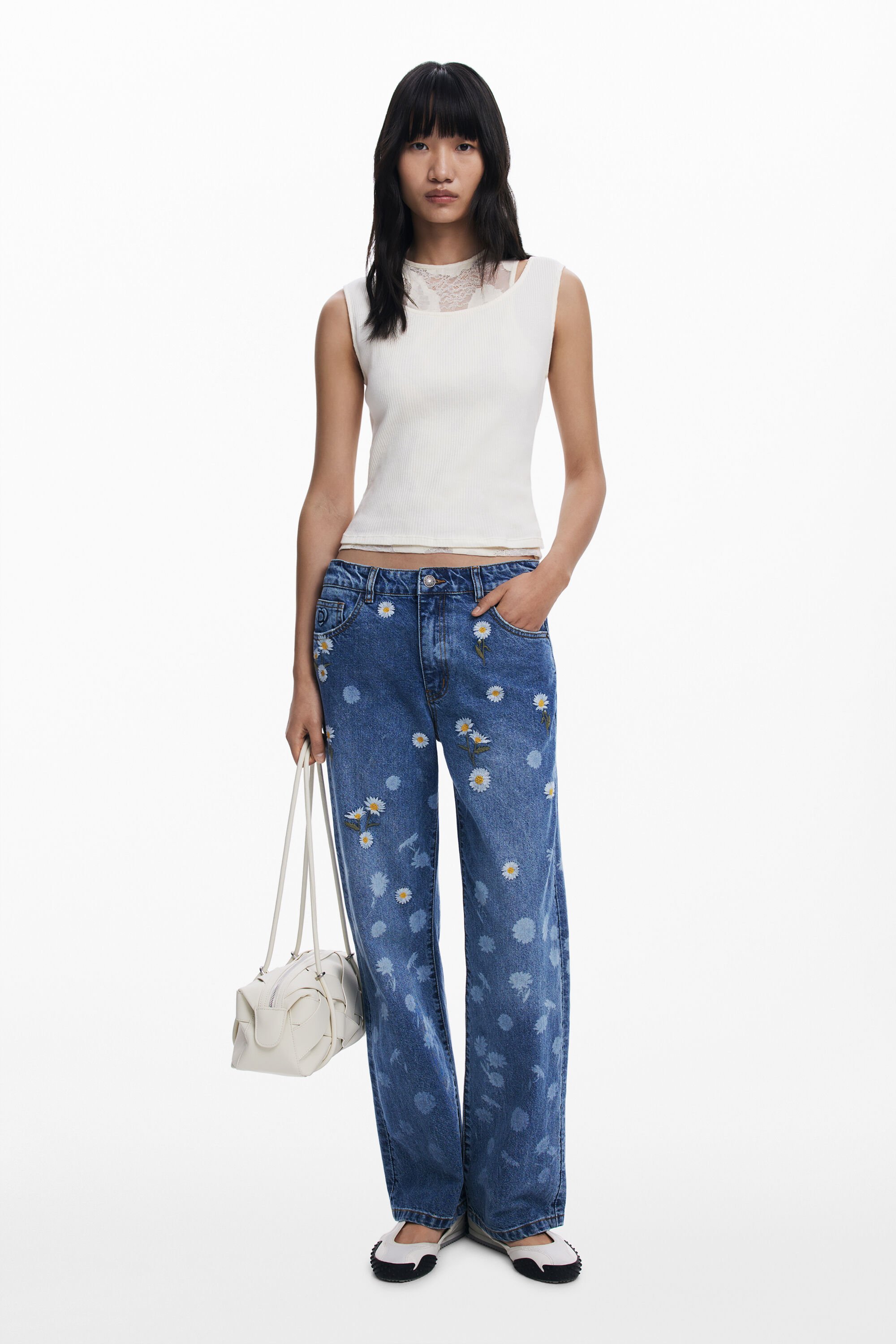 Gerade Jeans mit Gänseblümchen