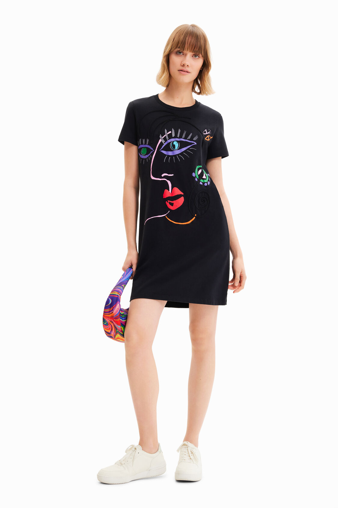 Robe t-shirt visage arty pour femme | Desigual.com