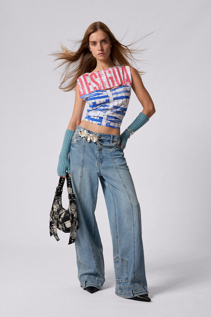 Straight jeans with inverted effect