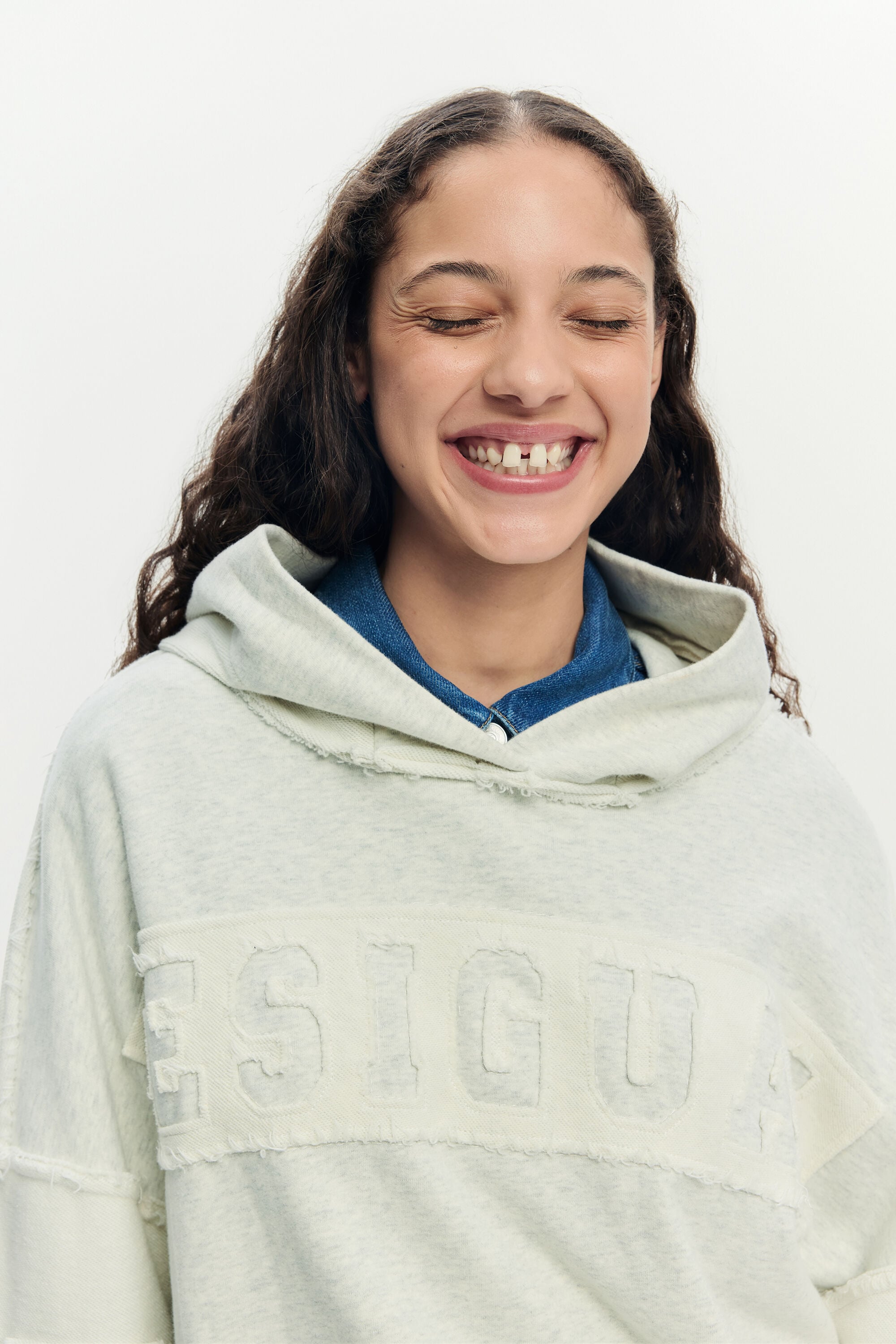 オーバーサイズのフード付きスウェット グレー 女性用 I Desigual.com